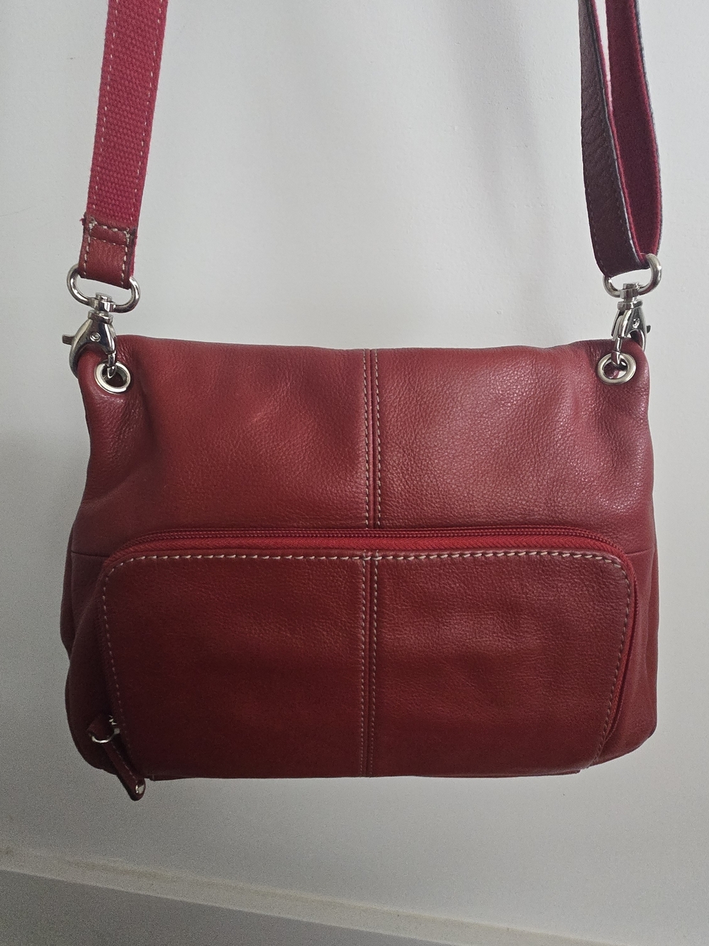 Y2K Vtg Tignanello Womens Red Pebbled Leather Crossbody Purse Handbag Med Size - Picture 2 of 16